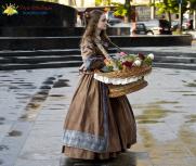 Девушка на улицах Львова